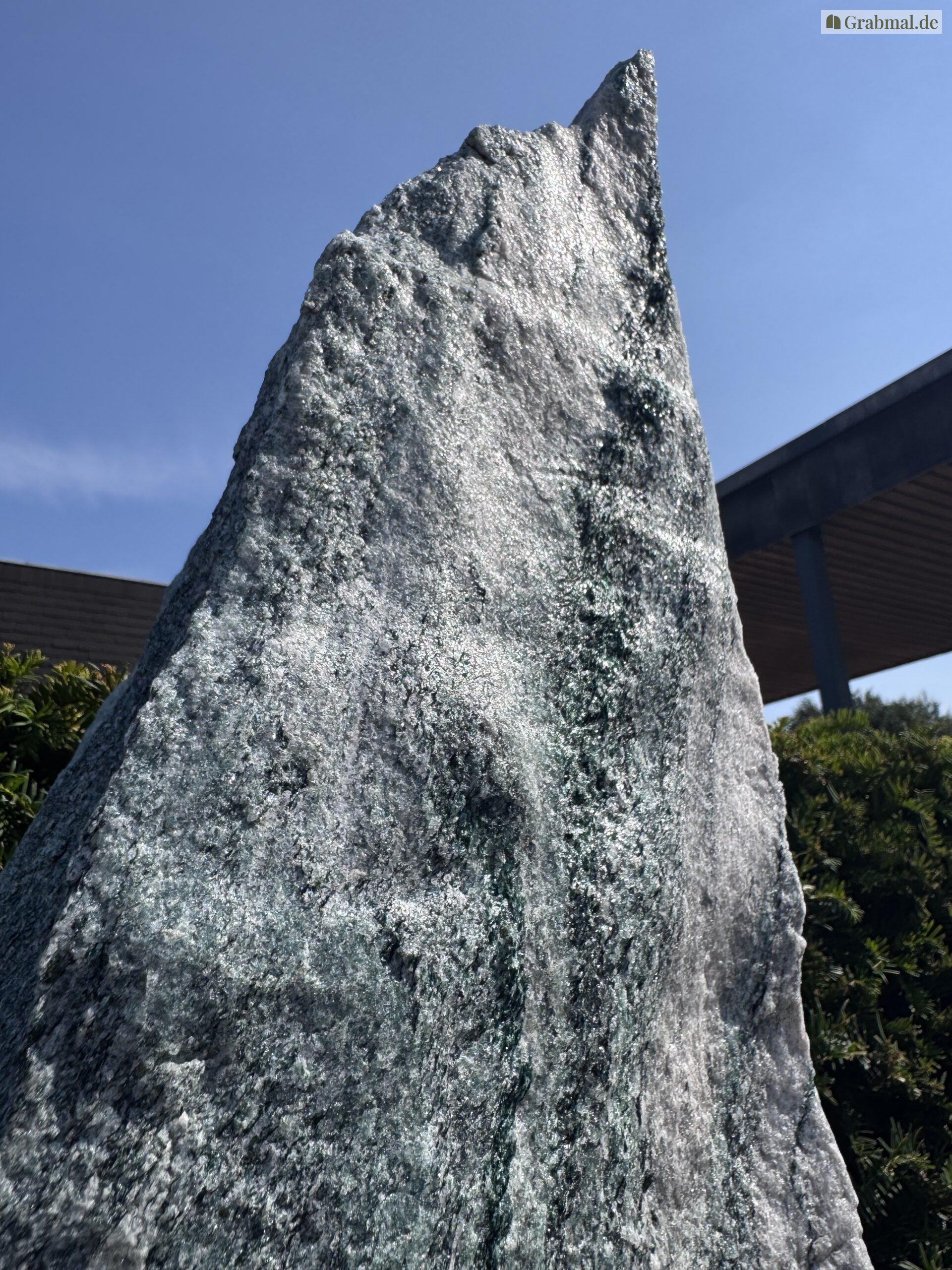 Grabstein Urnenstein Felsen 0982 – Bild 5