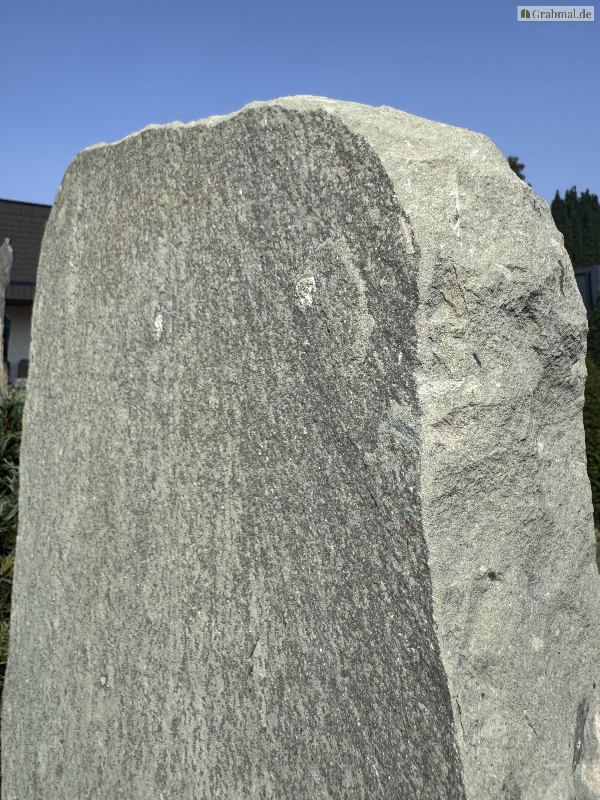 Grabstein Felsen 0710 – Bild 6