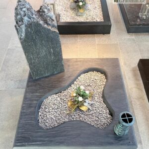 Grabstein Urnenanlage 0679