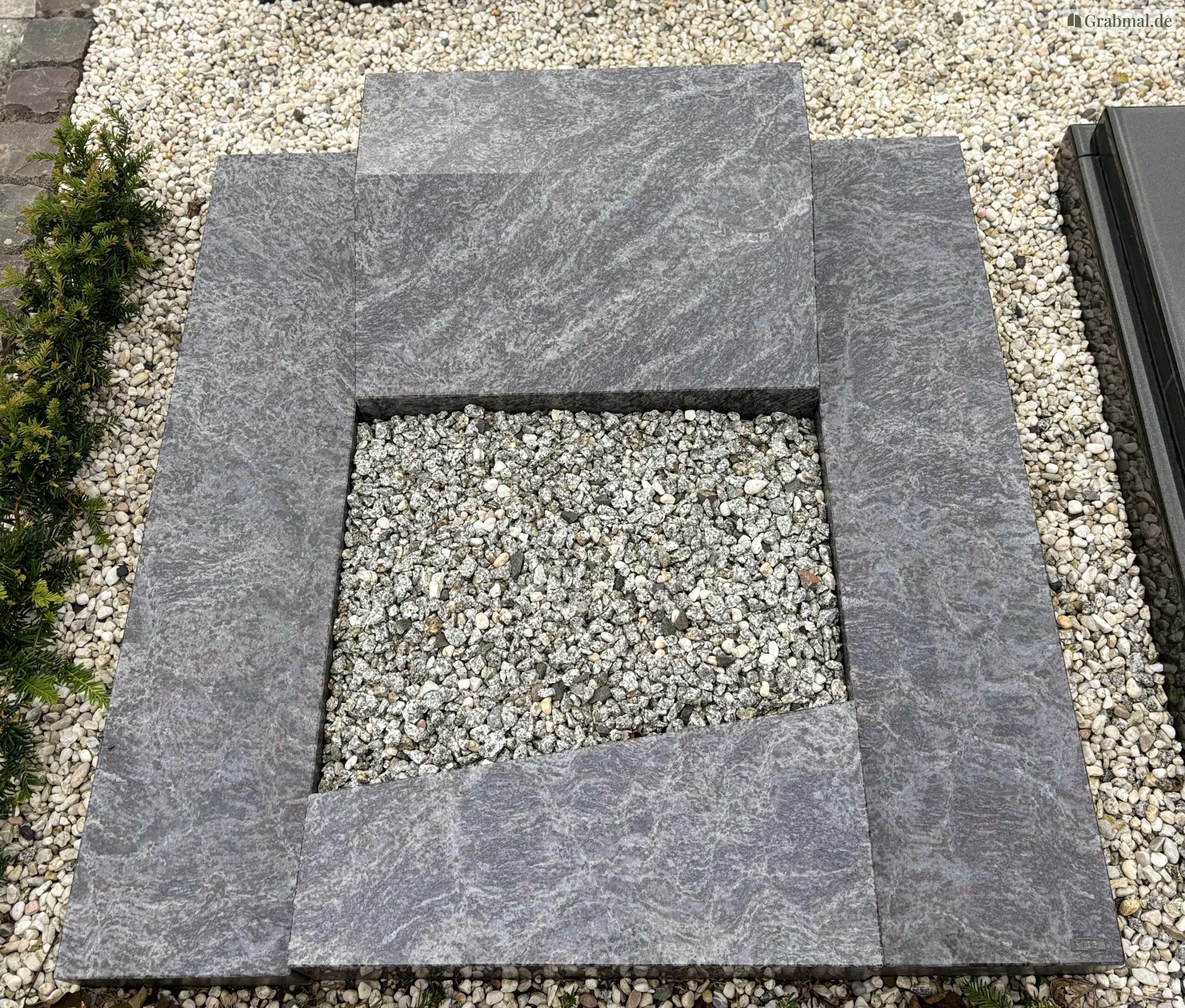 Grabstein Urnenanlage 0106 – Bild 2