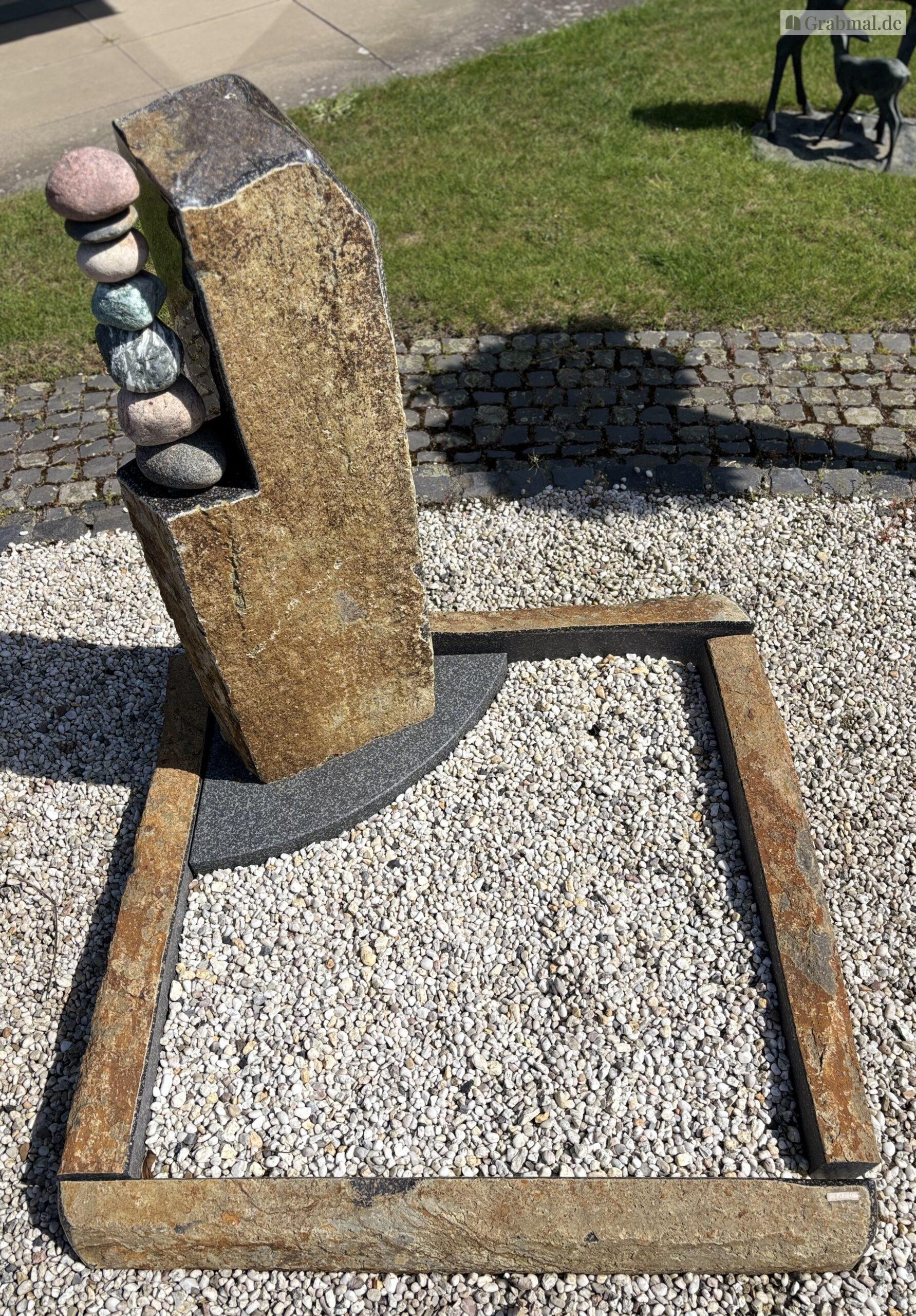 Grabstein Urnenanlage Felsen 1420
