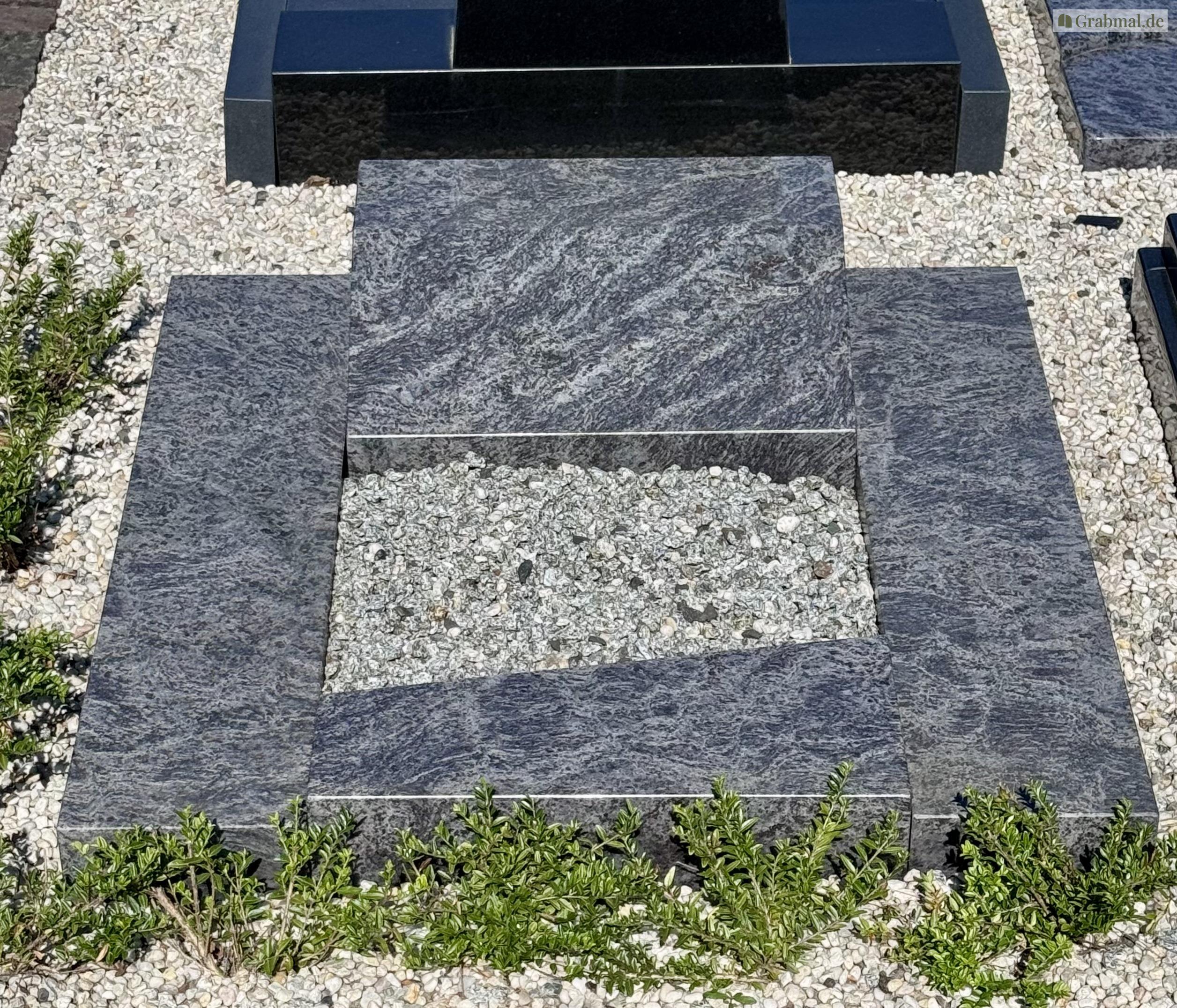 Grabstein Urnenanlage 0106 – Bild 3