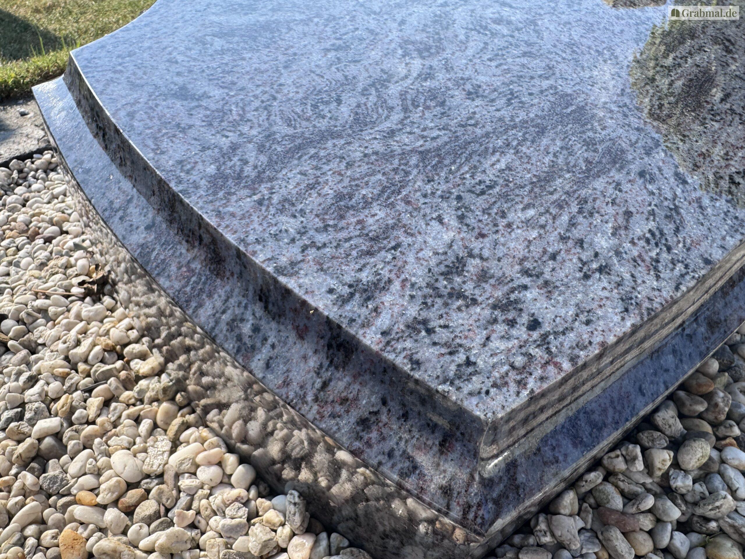 Grabstein Liegestein 0050 – Bild 4